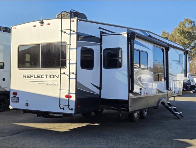 RV listing image