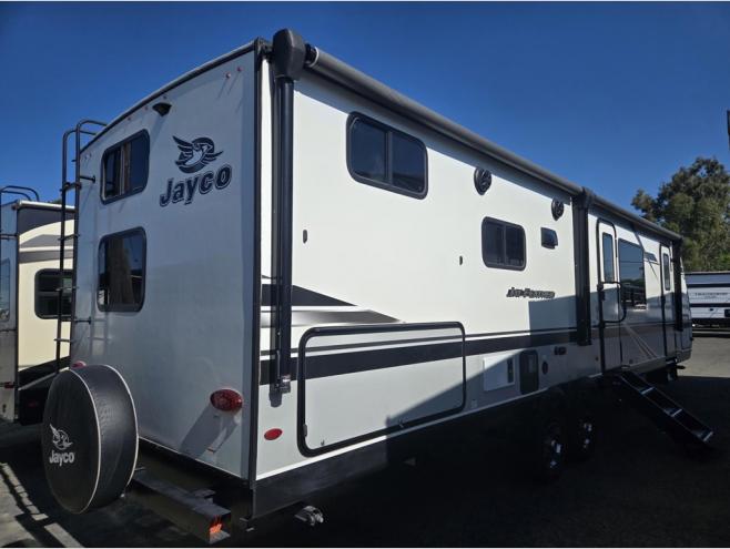 RV listing image