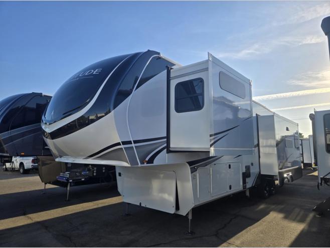 RV listing image