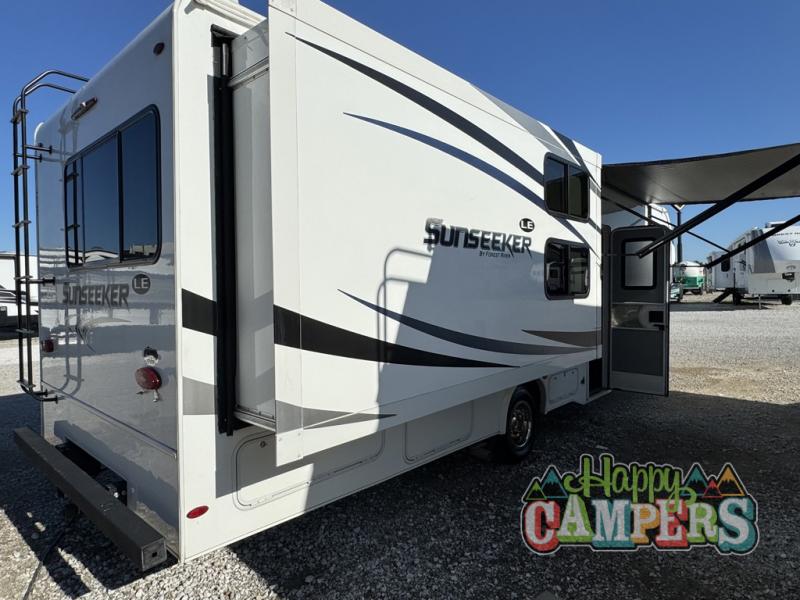 2019 Ford E-450 photo 3