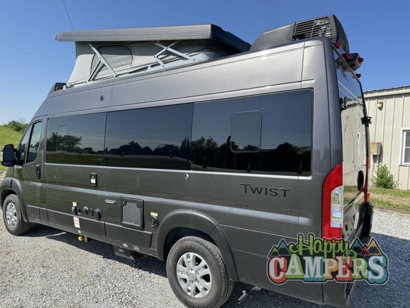 2023 Ram ProMaster 3500 Window Van photo 3