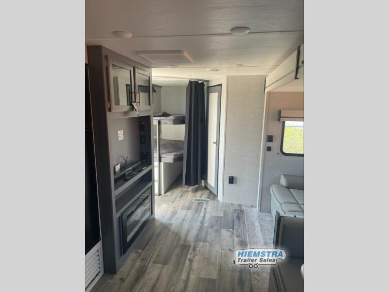 Used 2022 CrossRoads RV Volante 28BH Travel Trailer at Hiemstra Trailer ...