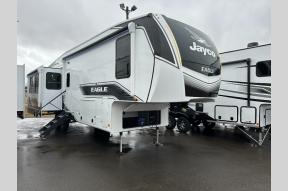 New 2024 Jayco Eagle 321RSTS Photo