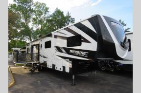 New 2024 Jayco Seismic Luxury Series 4113 Photo