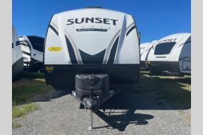 New 2022 CrossRoads RV Sunset Trail SS299QB Photo