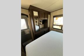 Used 2018 Forest River RV Salem Villa 395FKLTD Photo