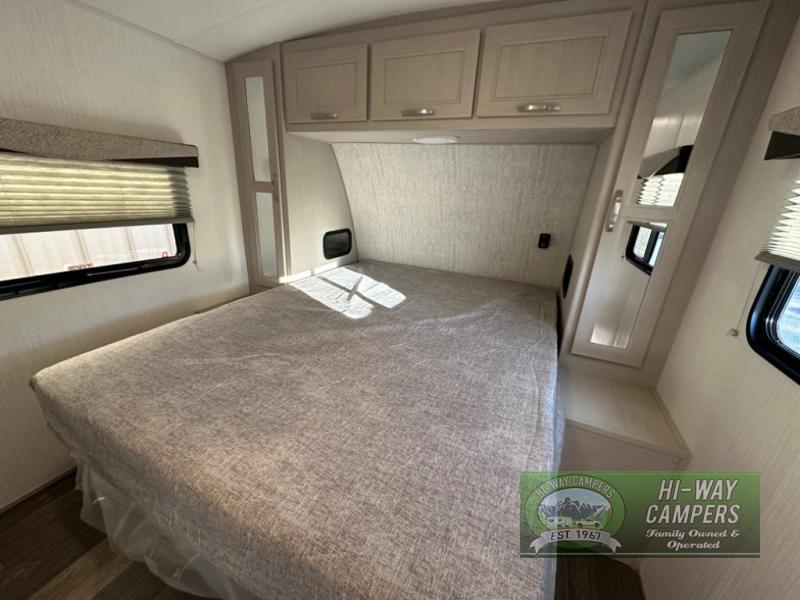 New 2023 Cruiser Shadow Cruiser 325BHS Travel Trailer at Hi-Way Campers ...