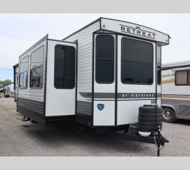 Used 2025 Keystone RV Retreat 39MKTS Photo