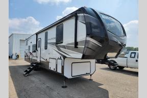 Used 2021 Keystone RV Avalanche 352BH Photo