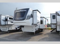 New 2025 Palomino Columbus 388FKH Photo