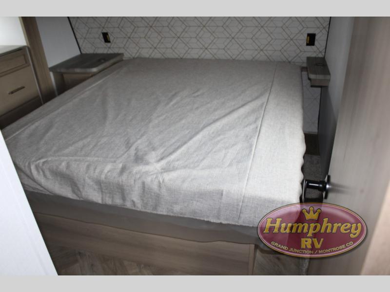 New 2025 Keystone RV Carbon 358 Toy Hauler Fifth Wheel at Humphrey RV ...