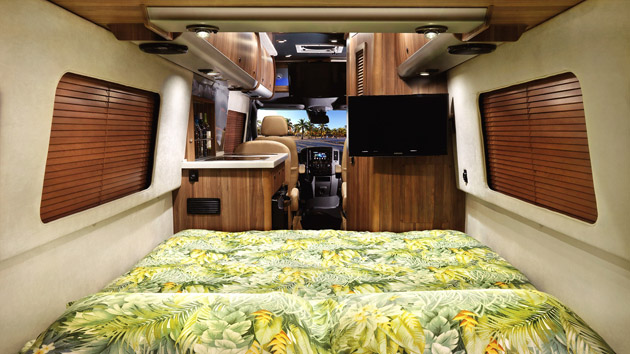tommy bahama touring coaches interior rear bed