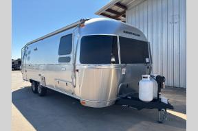 New 2025 Airstream RV Flying Cloud 27FB Photo