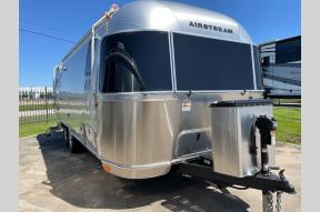 New 2024 Airstream RV Flying Cloud 25FB Photo