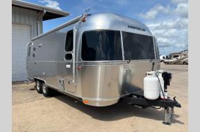 New 2025 Airstream RV Flying Cloud 25FB Photo