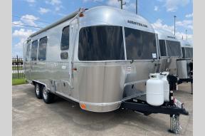 New 2025 Airstream RV Flying Cloud 23FB Photo