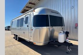 New 2026 Airstream Flying Cloud 28RB Photo