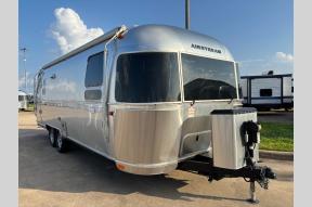 Used 2023 Airstream Flying Cloud 27FB Photo