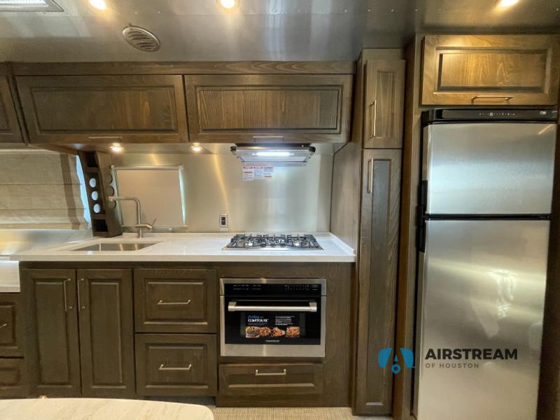 New 2024 Airstream RV Classic 33FB Travel Trailer at Holiday World