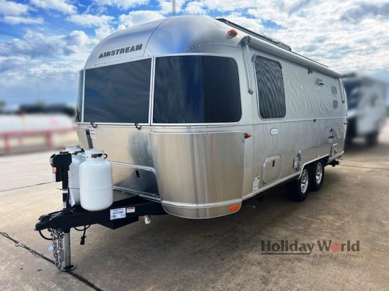 New 2024 Airstream RV Flying Cloud 23FB Travel Trailer at Holiday World