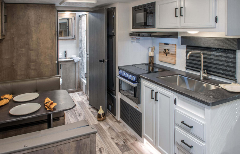 Venture RV Stratus Sport Travel Trailer Reviews Floorplans Features