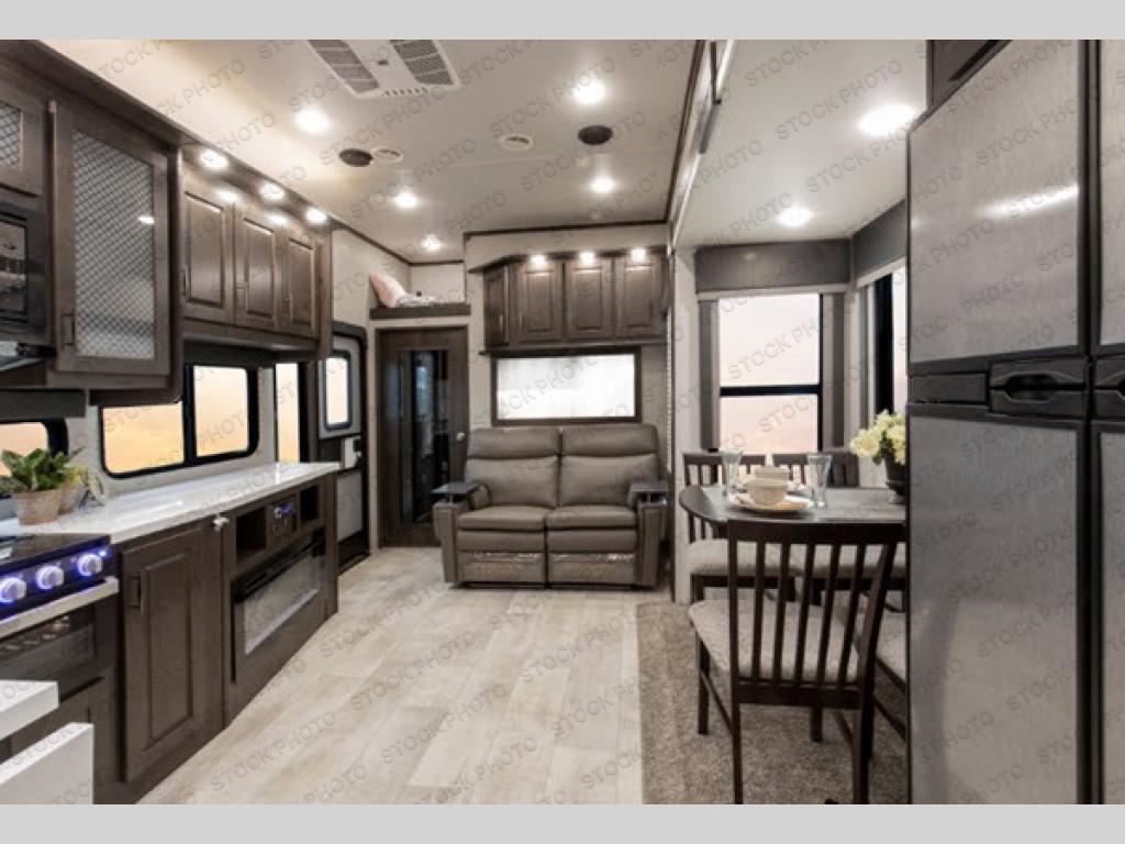 Used 2020 Grand Design Momentum G-Class 353G Toy Hauler Fifth Wheel at ...