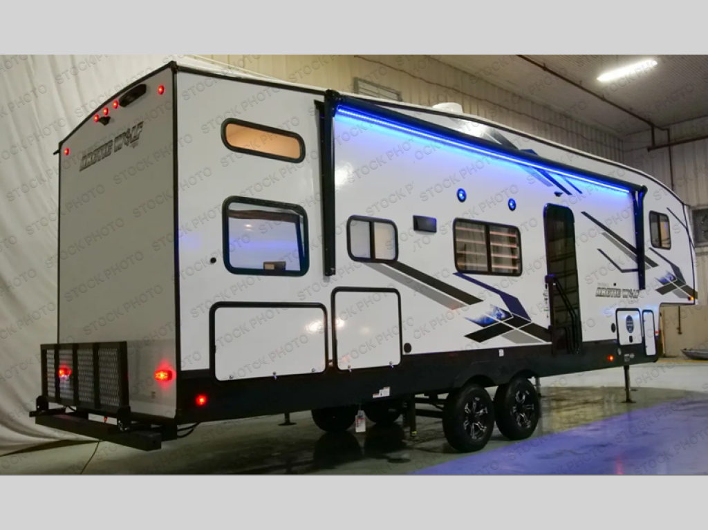 New 2025 Forest River RV Cherokee Arctic Wolf 278BHS Fifth Wheel at