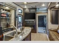 Used 2018 Keystone RV Fuzion 384 image