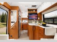 Used 2020 Leisure Travel Unity 25IB image