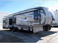 Used 2017 Jayco Pinnacle 37RSTS image