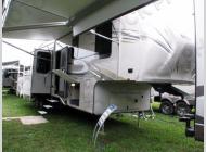 Used 2017 Jayco Eagle 325BHQS image