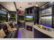 Used 2017 Dutchmen RV Voltage 3605 image