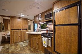 Used 2018 CrossRoads RV Zinger Z1 Series ZR328SB Photo