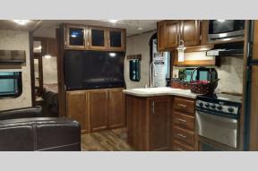 Used 2017 Prime Time RV Tracer Air 285AIR Photo