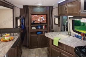 Used 2018 Coachmen RV Apex Ultra-Lite 215RBK Photo