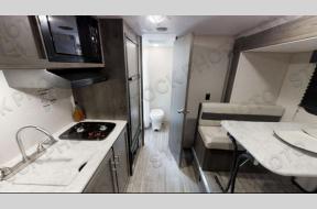 Used 2021 Coachmen RV Clipper Ultra-Lite 17FQS Photo