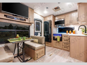 Inside - 2025 Durango Half-Ton D220RKD Fifth Wheel