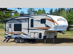 Outside - 2021 Fox Mountain 255RKS Fifth Wheel