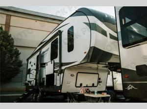 Outside - 2025 Flagstaff Classic 281RK Fifth Wheel