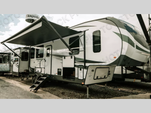 Outside - 2025 Flagstaff Classic 375RL Fifth Wheel