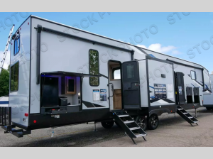 Outside - 2024 Cherokee Arctic Wolf Suite 3770 Fifth Wheel