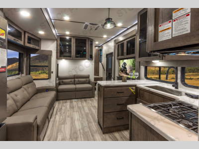 Used 2022 Alliance RV Valor 40V13 Photo