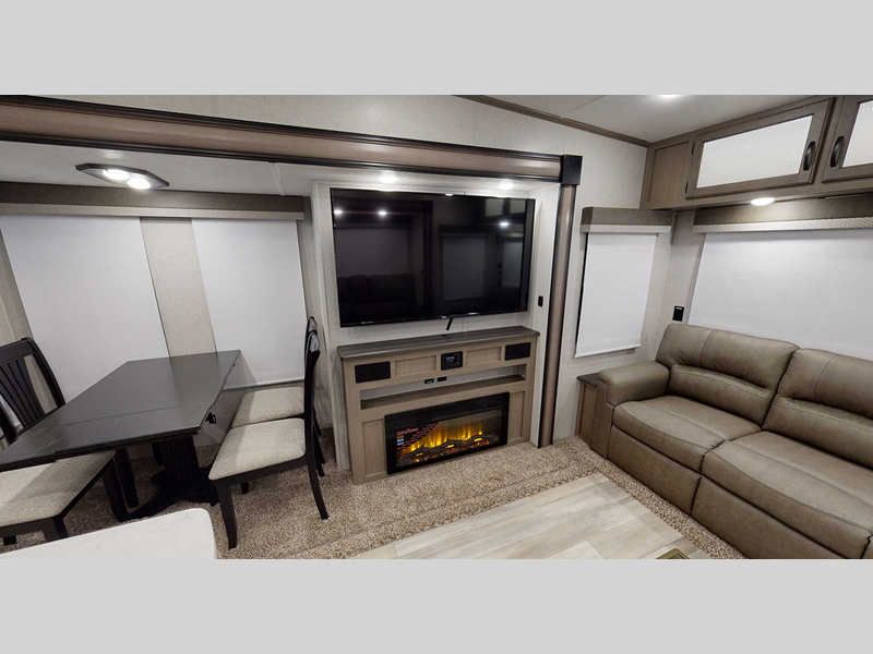 Coachmen RV Chaparral Image