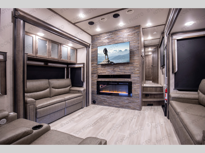 2022 Grand Design RV solitude 390rk