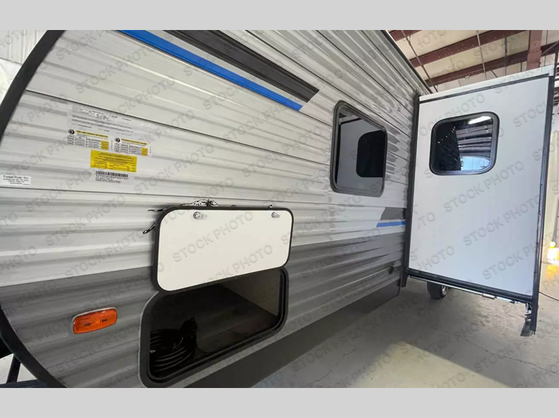 New 2024 Coachmen RV Catalina Legacy Edition 293QBCK Travel Trailer at