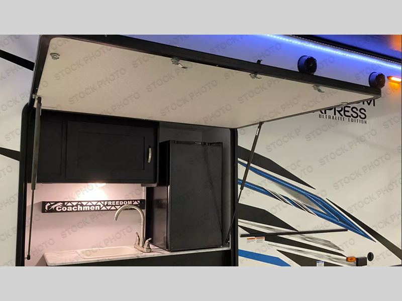 New 2024 Coachmen RV Freedom Express Ultra Lite 259FKDS Travel Trailer