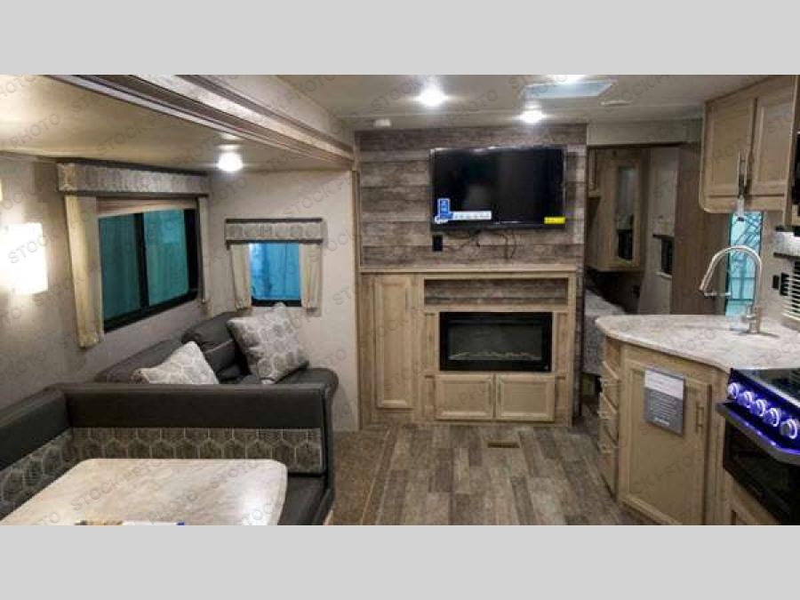 Used 2021 Coachmen RV Catalina Legacy 293QBCK Travel Trailer at GT