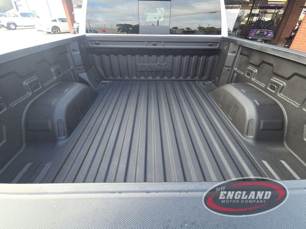 2022 Chevrolet Silverado High Country photo 10