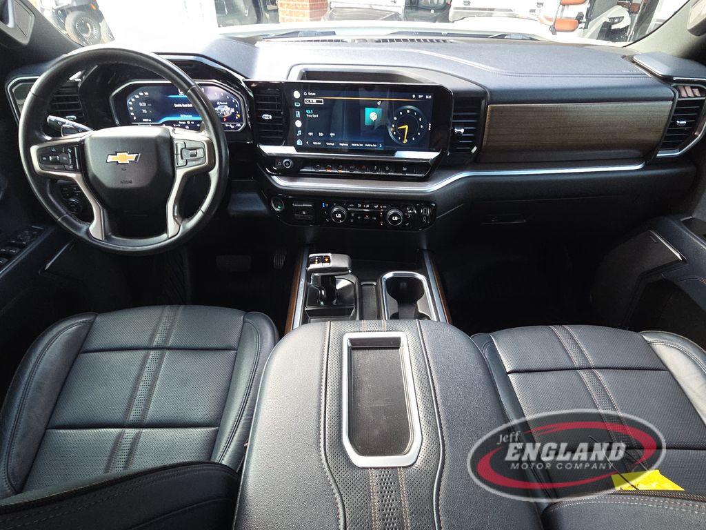 2022 Chevrolet Silverado High Country photo 11