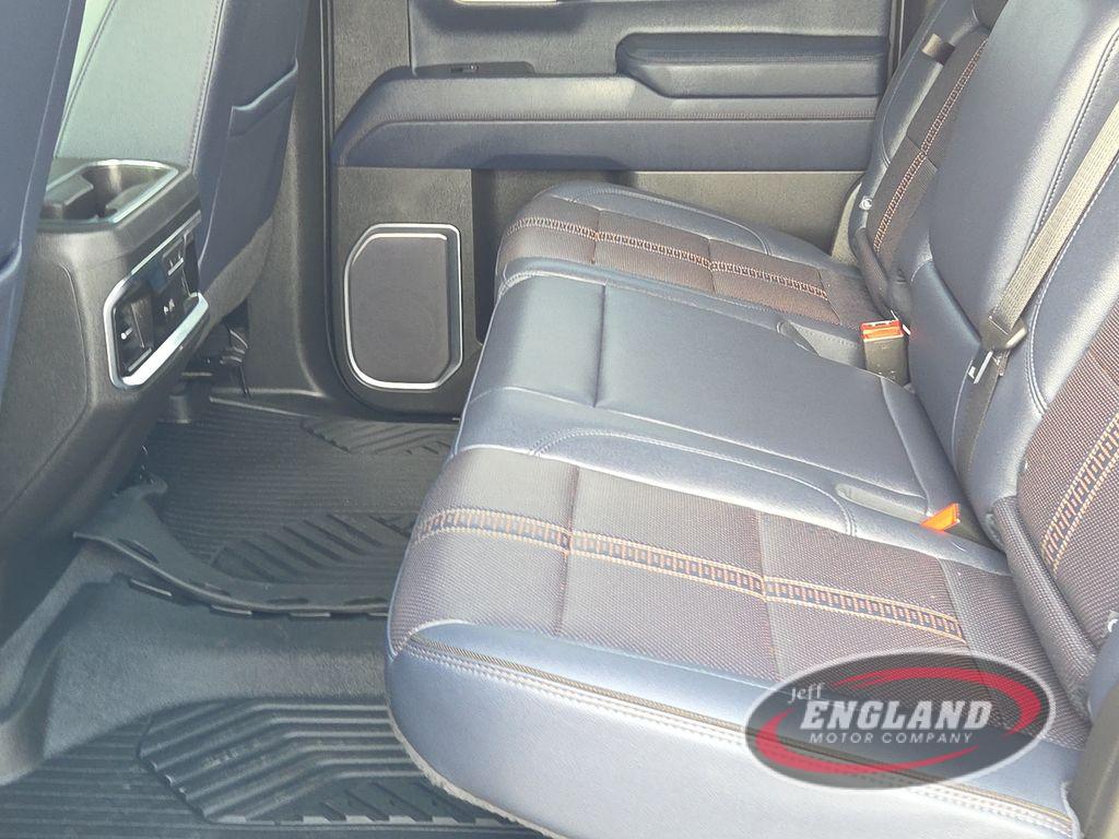 2022 Chevrolet Silverado High Country photo 15
